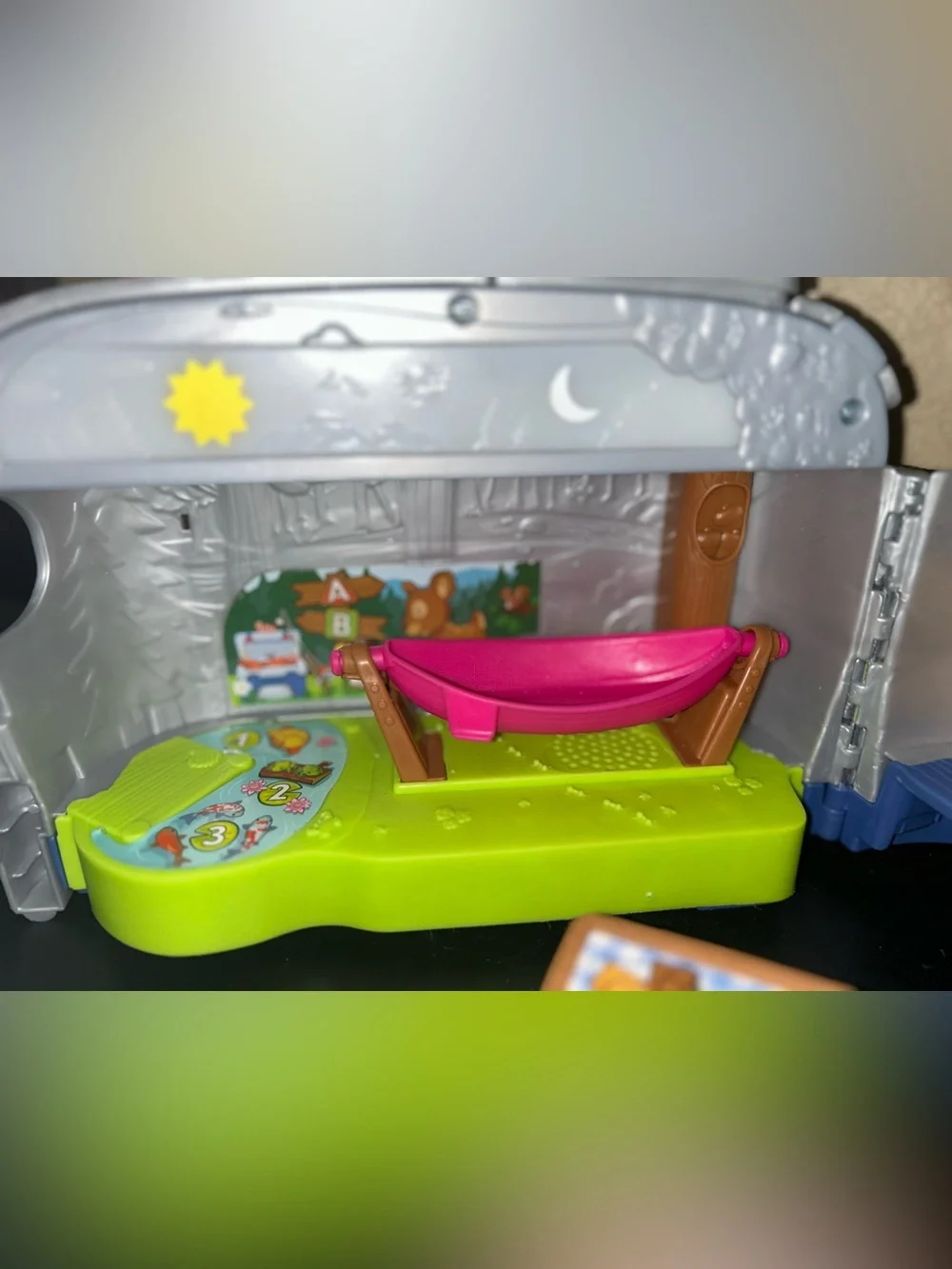 Fisher-Price Little People Light-up Learning Camper Playset 2021 Working lights